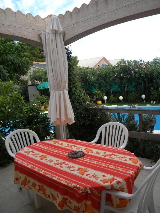 Chez Patrick Roujan Bed & Breakfast ภายนอก รูปภาพ