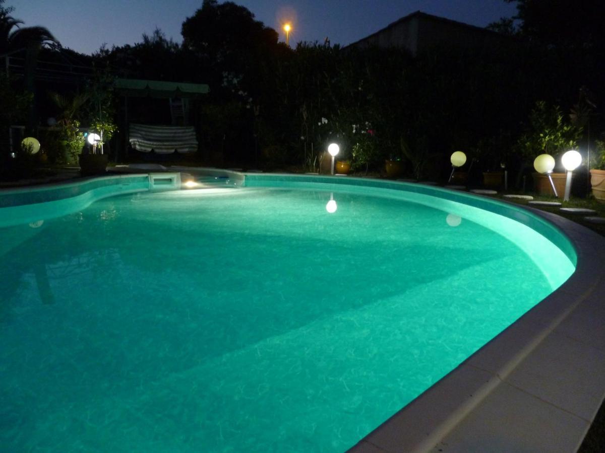 Chez Patrick Roujan Bed & Breakfast ภายนอก รูปภาพ