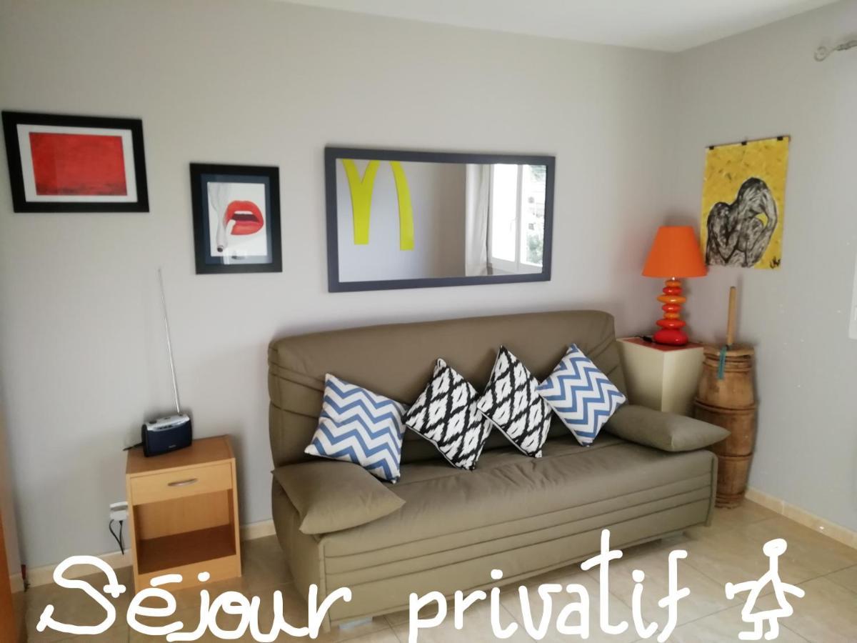 Chez Patrick Roujan Bed & Breakfast ภายนอก รูปภาพ